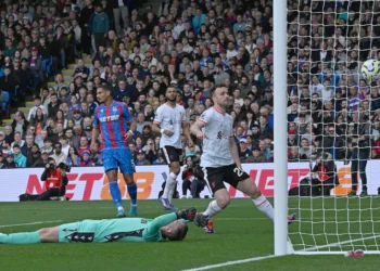 Liverpool kalon katër pikë para në krye të Premierligës me fitoren ndaj Crystal Palace