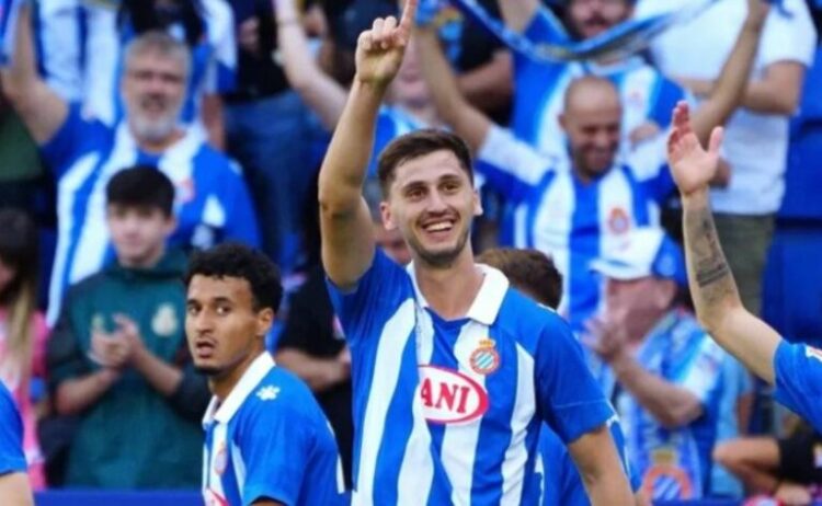 Gol për Espanyol, Kumbulla vlerësohet një nga më të mirët në fushë
