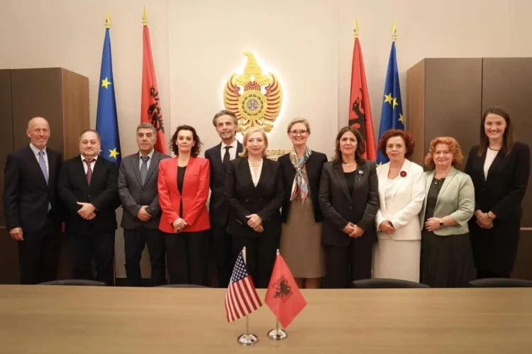 “Kushtetuesja” në prag të vendimit për Berishën, Ambasada e SHBA: Një GJK e pavarur garanton drejtësinë