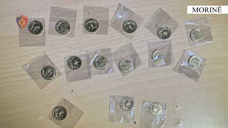 Po vinte me 15 monedha floriri nga Prizreni drejt Shqipërisë, i sekuestrohen