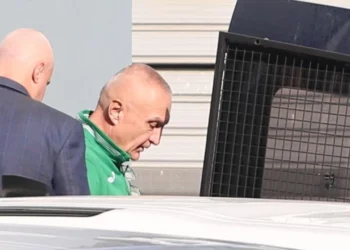 Meta në paraburgim, ja personi i parë që e vizitoi në qeli