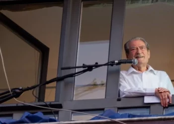 “Akt makabër”, Berisha për arrestimin e Metës: Kishin urdhër t’i shkrehnin karikatorët