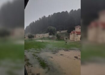 Përmbytjes nuk i shpëton as Manastiri i Zvërnecit