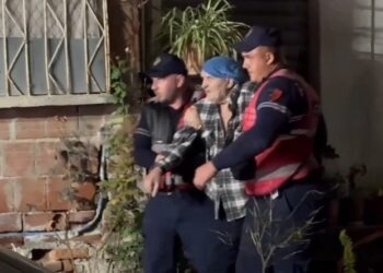 Tentoi të digjte prindërit e tij se nuk i dhanë 10 mijë lekë, gjykata vendos shtrim në spital psikiatrik për 42-vjeçarin