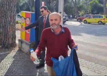 Po dilte nga Kuvendi, Beleri goditet me vezë dhe kos nga një qytetar