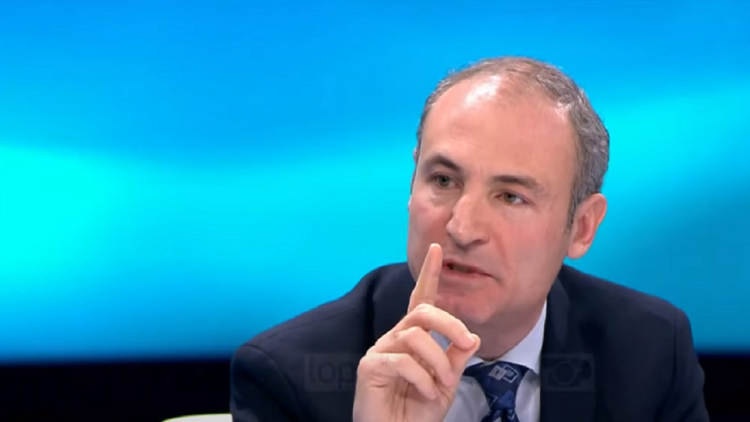 Bumçi: Çfarë bënte policia në Kuvend, kur e ndalon ligji?