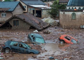 Arrin në 20 numri i të vdekurve nga përmbytjet në Bosnjë