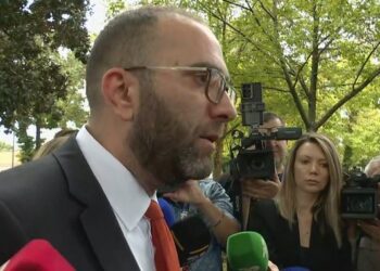 “Njësoj si Putini”, Bardhi: Rama sjell delet e tij në Kuvend dhe vetë fshihet në Surrel