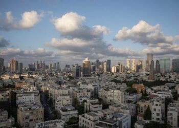 Hezbollahu sulmon me raketa Izraelin verior