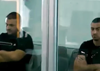 Pjesë e grupit që kreu atentatin ndaj ish-prokurorit Ndoja/ Lirohen nga qelia Genti Nderjaku dhe Julian Petri