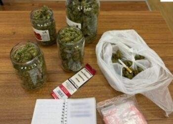 U kap me 2.1 kg drogë në banesë, arrestohet 31-vjeçari në Tiranë (Emri)