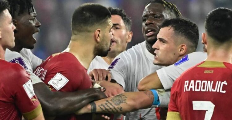 Xhaka udhëheq Zvicrën si kapiten në sfidën me Serbinë