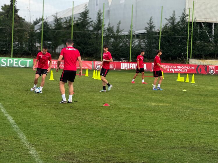 Sfida ndaj Armenisë/ Shqipëria U-21 vijon përgatitjet, largohen nga grumbullimi Ismaili dhe Nikaj