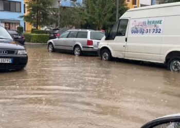 Përmbytet Lezha, ironizon Gjekmarkaj: “Bereqet” fitoreje pas daljes së Bashkisë nga borxhi