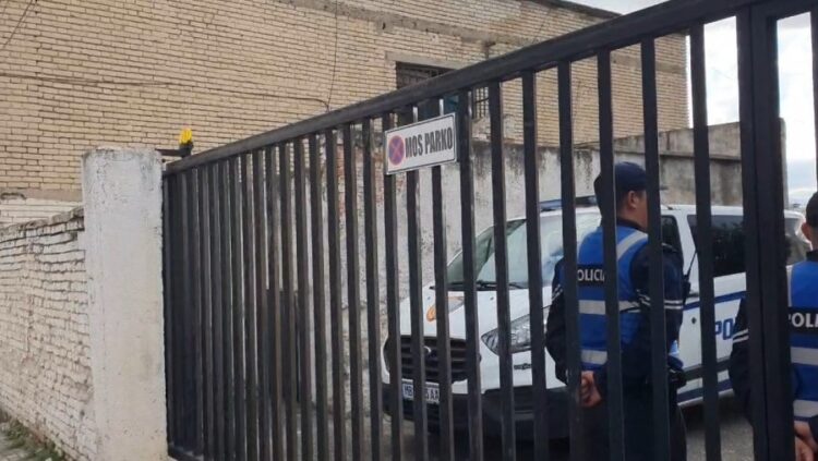 “Shtëpia e barit” tek magazina e Kadastrës, gjykata liron tre punonjësit e OSHEE (Emrat)