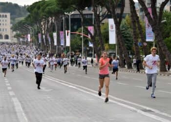 Tirana sot në “paralizë” nga Maratona/ Rrugët që bllokohen dhe si devijohet qarkullimi i mjeteve