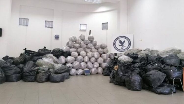 Sekuestrimi i 1.4 ton marijuanë në Greqi, arrestohet një tjetër shqiptar