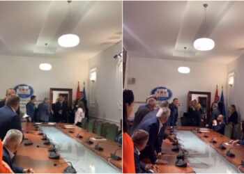 Tensionet vijojnë/ Noka shkul mikrofonin e Sekretariatit të Etikës, Bushka ndërpret mbledhjen: Ik qërohu!