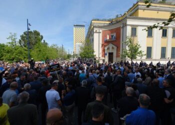 Nuk ka qetësi për Erion Veliajn, sot mbahet protesta e 30-të para Bashkisë