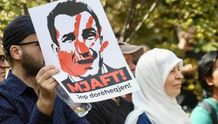 Këlliçi lajmëron protestën e radhës: Kryehajduti Veliaj duhet çuar para drejtësisë