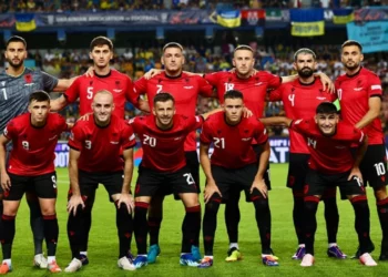 Asllani është gati, Uzuni largohet/ Ja si pritet të rreshtohet Shqipëria në ndeshjen me Çekinë