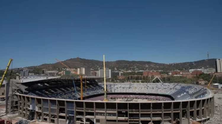 (VIDEO) Punëtorët shqiptarë dhe rumunë, përplasen në kantierin e Camp Nou, 6 të plagosur