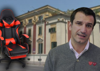 Drejtoresha e Erion Veliajt për taksat, Laura Deliu nuk ndihet e relaksuar në karrigen dhe tavolinën e ish-Drejtoresha e Erion Veliajt për taksat, Laura Deliu nuk ndihet e relaksuar në karrigen dhe tavolinën e ish-drejtorit Arli Naska. Adrejtorit Arli Naska. A