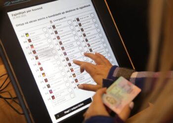 Bllokohet votimi dhe numërimi elektronik/ PD kundër: S’e duam! KQZ ofron Durrësin e Elbasanin, PS do Tiranën