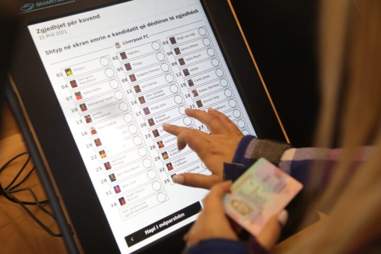 Bllokohet votimi dhe numërimi elektronik/ PD kundër: S’e duam! KQZ ofron Durrësin e Elbasanin, PS do Tiranën