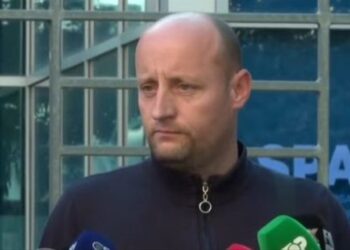 Gazetari Elton Qyno paraqitet në SPAK, i kthejnë telefonin e të birit