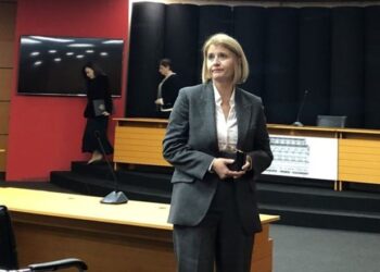 Prokurorja Eranda Laze kalon “klasën” në komisionin e Vetingut