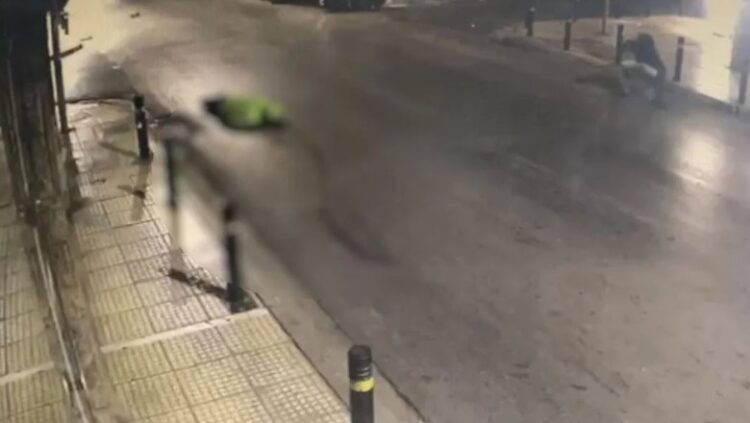 Greqi/ 18-vjeçari shqiptar aksidentohet me motor në Athinë, ndërron jetë në vend