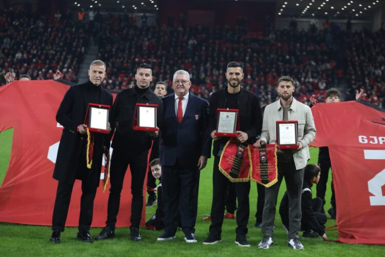 Katër futbollistë i dhanë lamtumirën Kombëtares në ‘Air Albania’