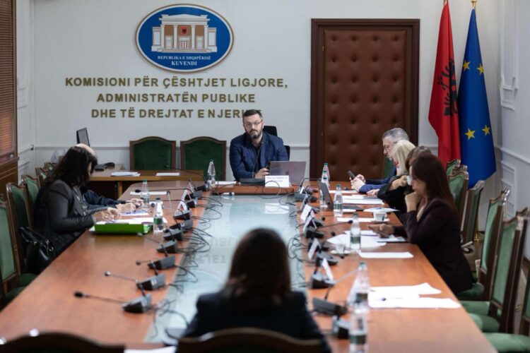 Komisioni Hetimor/ Ndreca që është nën hetim nga SPAK “pyet” ministren për “Check-up”-in dhe Sterilizimin
