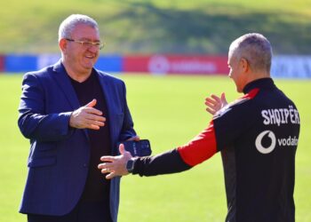 Ndeshja me Çekinë, Presidenti Duka apel tifozëve: Le të tregojmë qytetari, maturi dhe mikpritje