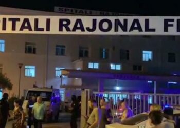 Vetura përplas kalimtaren, gruaja humb jetën në spital, arratiset drejtuesi i mjetit