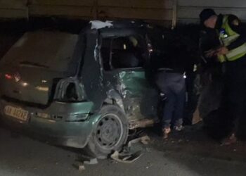 Aksident i rëndë në Vlorë/ Përplasen dy automjete, dërgohen në spital dy të lënduar