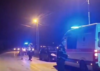 Vlorë/ Polici përplas me makinë këmbësorin, përfundon në spital i moshuari