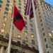 Ceremonia për 112 vjetorin e Pavarësisë, kryebashkiaku Adams ngre flamurin shqiptar në New York