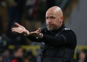 Ten Hag e merr veten pas shkarkimit, letër tifozëve të Manchester United