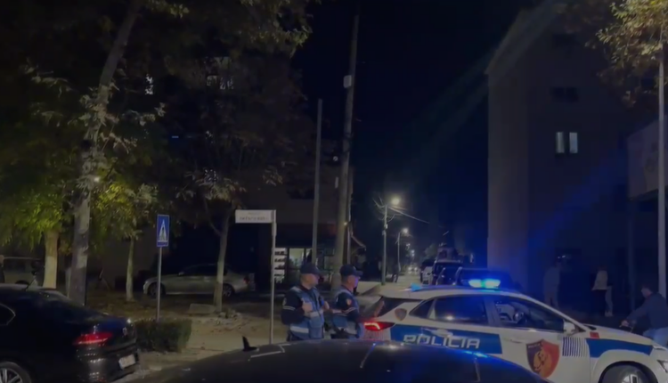 Plagoset me armë zjarri 18-vjeçarja në Fier, përfundon në spital