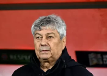 S’mjafton skandali me tifozët, trajneri i Rumanisë sulmon futbollistët e Kosovës: Ata ishin të turpshëm