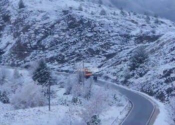 Dëbora zbardh Korçën, në Dardhë trashësia arrin 10 cm