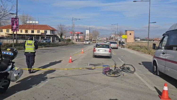 Aksident në Korçë, makina përplas këmbësorin