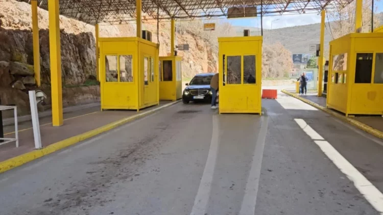 Autoritetet greke në kufi ndalojnë gazetarët shqiptarë të shkojnë në Selanik