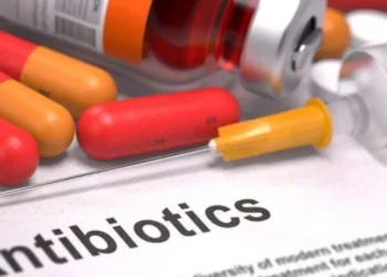 Kujdes me antibiotikët, zbuloni çfarë i bëjnë stomakut dhe kockave