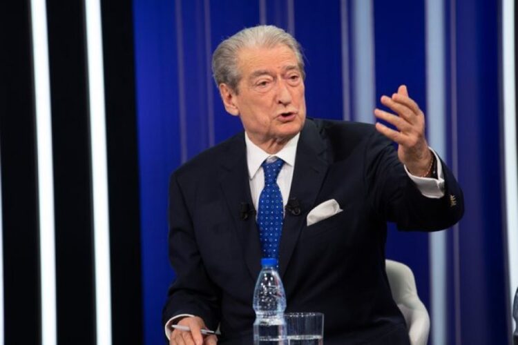 (VIDEO) Berisha: Mercenari i bandave spërkat protestuesit paqësor me lëndë djegëse