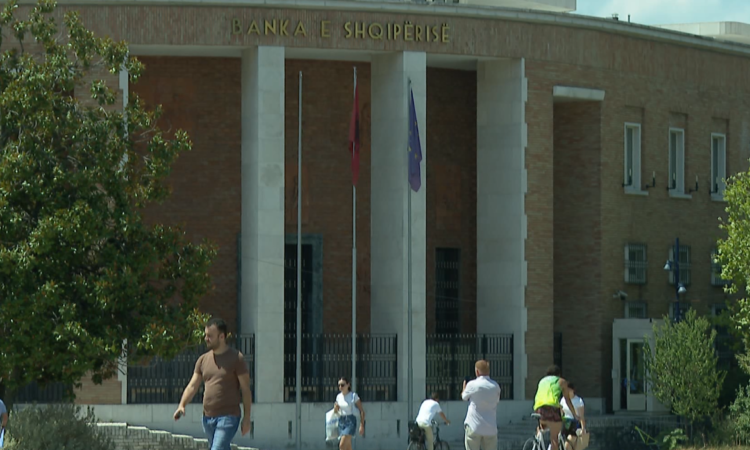 BSH ul me 0.25% normën bazë të interesit, pritet ndikim tek kreditë dhe shkëmbimi valutor