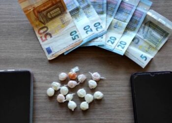 U kap më dr*gë në makinë, arrestohet 19-vjeçari shqiptar në Itali