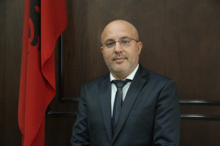 Ndahet nga jeta në moshën 45-vjeçare anëtari i Gjykatës së Lartë, Darjel Sina